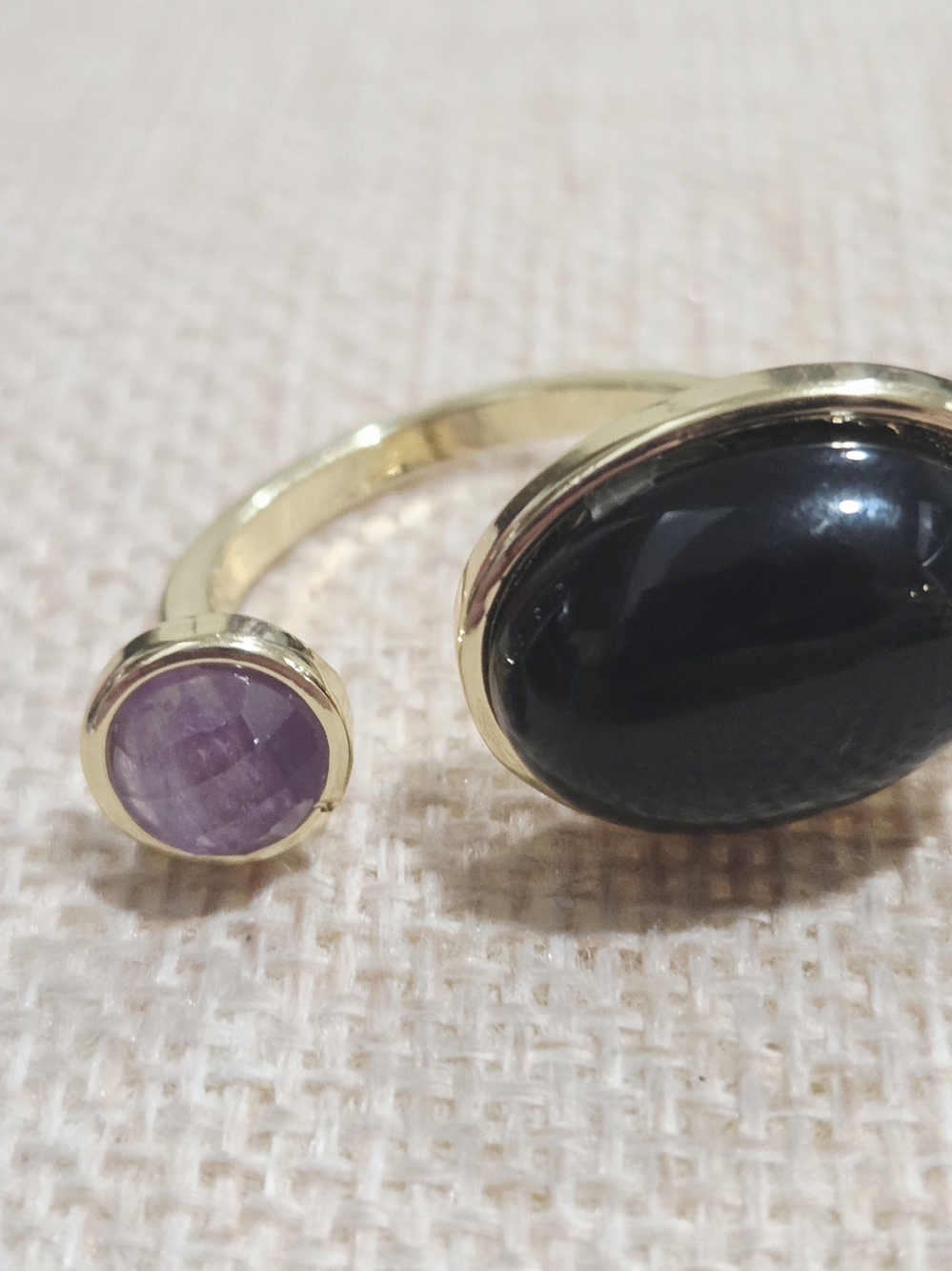 Gold Oval Onyx and Amethyst Stone Floater Ring - Picture 2 of 5